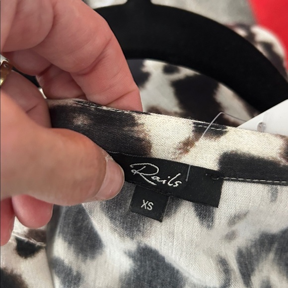 Rails Fable Popover top Blurred Cheetah - Picture 7 of 9